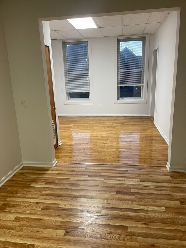 Building Photo - 1302 N Cleaver St