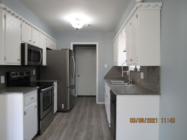 Foto del edificio - MOVE IN SPECIAL: $200 OFF OF THE FIRST MONTH'S RENT!