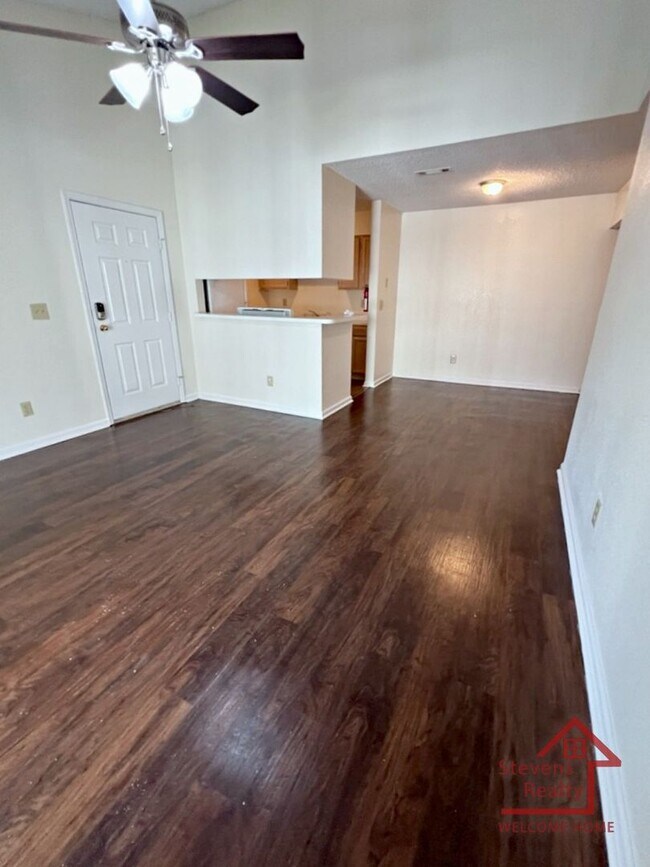 Foto del edificio - 430 Oriole Dr