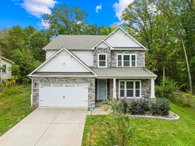 Building Photo - Room in House on Grace Ln