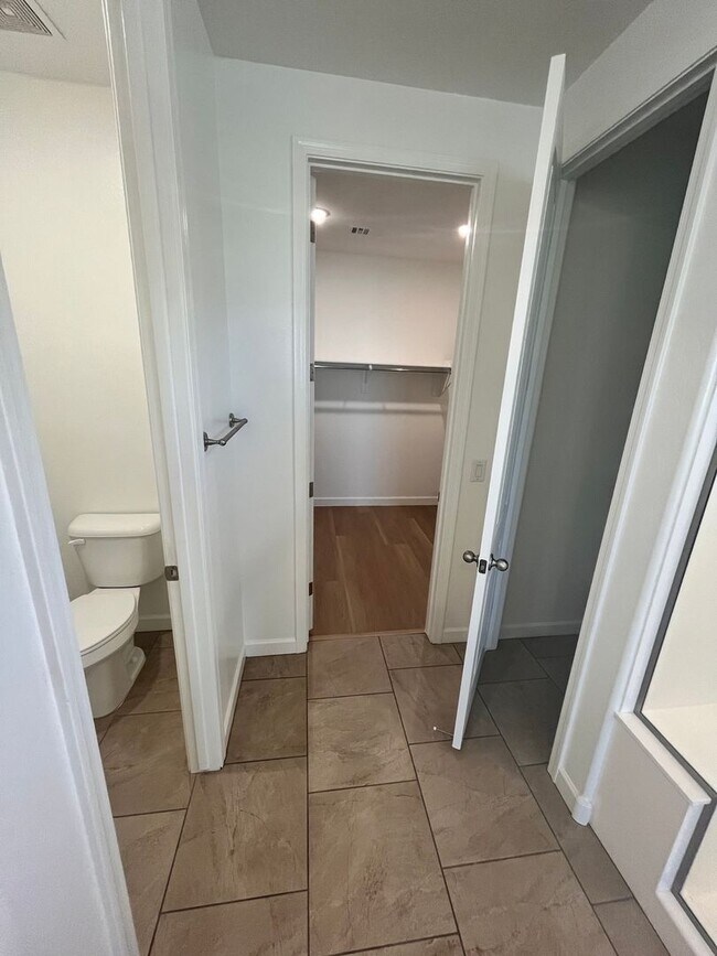 Foto del edificio - 2880 N Riverdale Ln