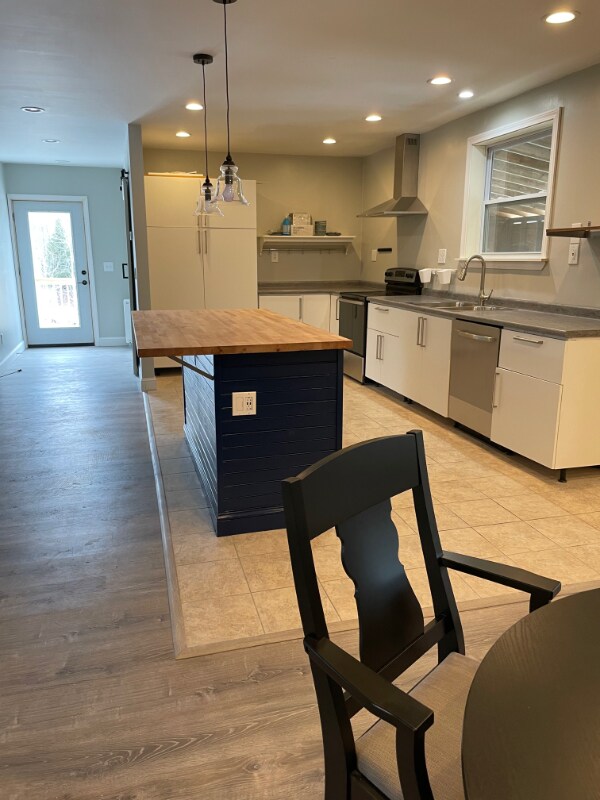 Foto del edificio - 227 Whitcomb Rd