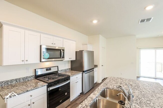 Foto del edificio - 5246 Dawn Break