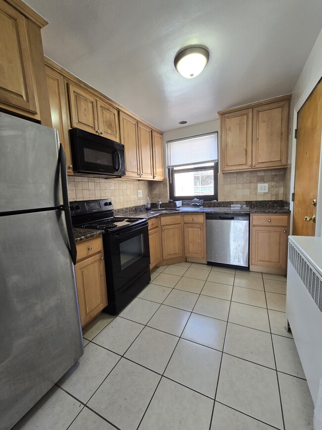 Foto del edificio - 7324 N Ridge Blvd