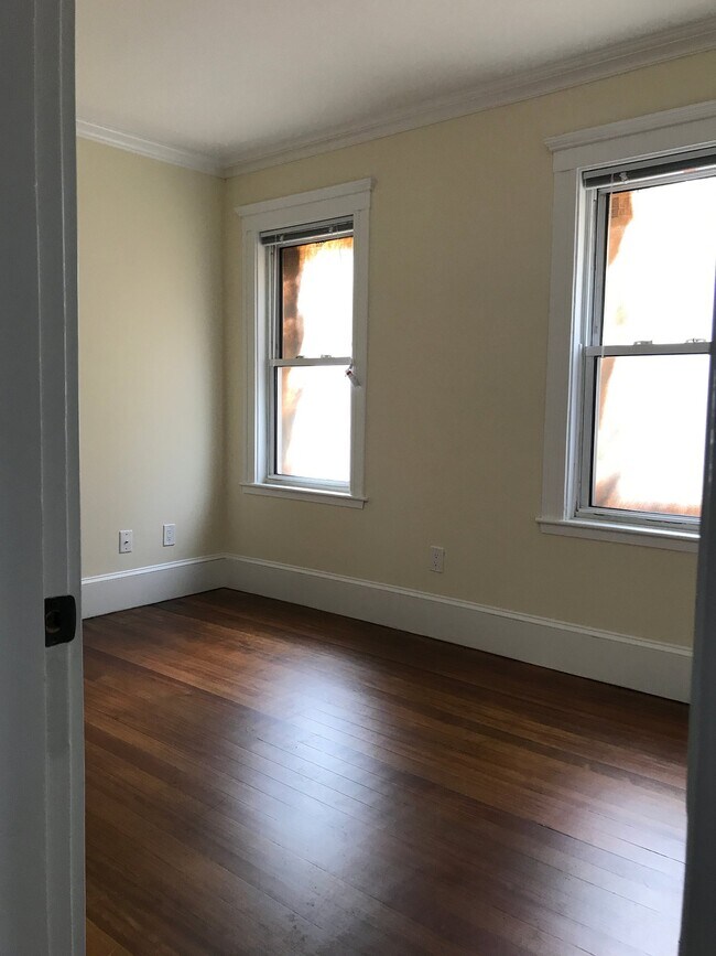 55 Iffley Road Apt #1, Boston, MA 02130 - ... - 4