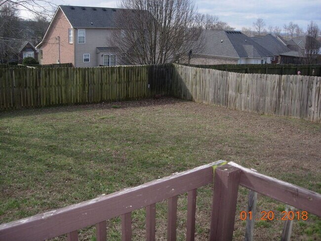 Foto del edificio - Mt Juliet 3 Bedroom 2 Bath Home with Fenced Backyard