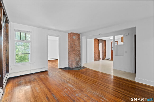 Building Photo - 251 Lawrence St