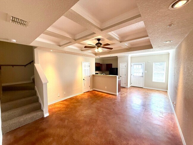 Foto del edificio - **APPLICATION RECEIVED**  **MOVE IN SPECIA...