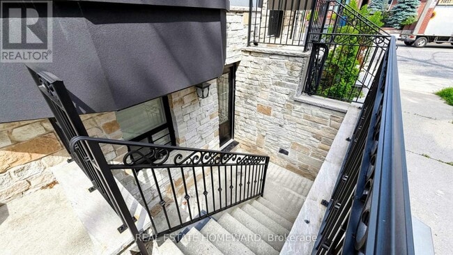 Building Photo - 124 Kendal Ave