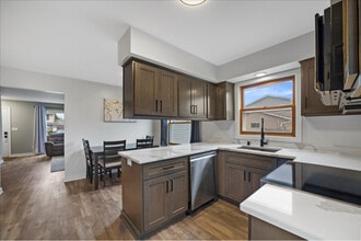 Building Photo - 7514 S 75th St