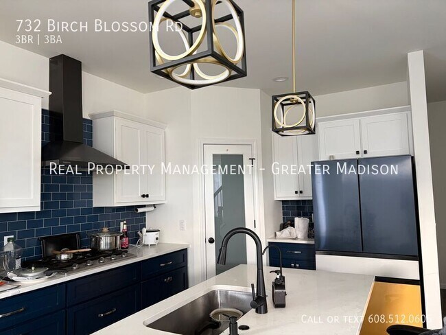 Foto del edificio - 732 Birch Blossom Rd