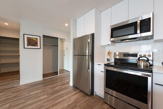 Building Photo - The Gateway