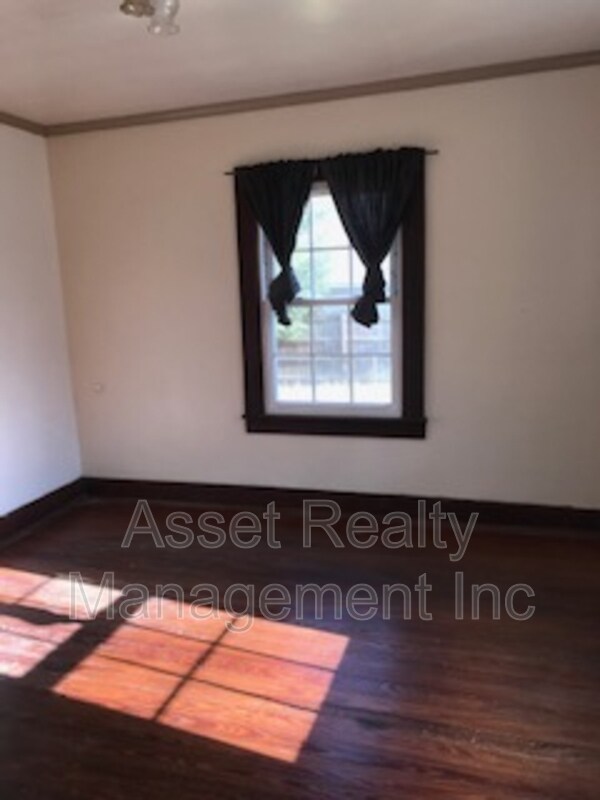 Foto del edificio - 4215 Lonas Dr