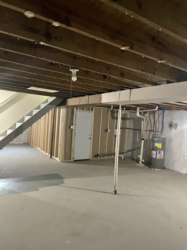 Building Photo - 822 Cox Rd