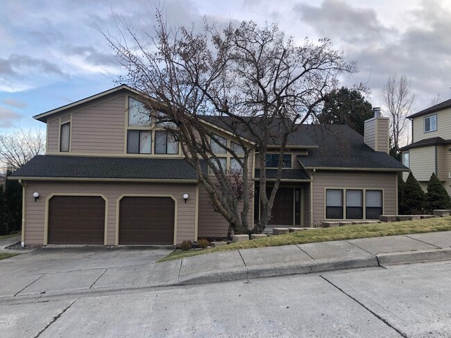 Building Photo - 715 SW Staley Dr