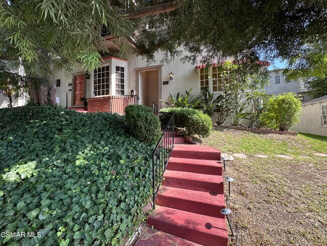 Foto del edificio - 3136 Griffith Park Blvd