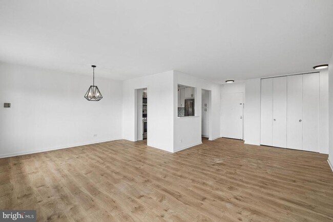 Foto del edificio - 4501 Arlington Blvd