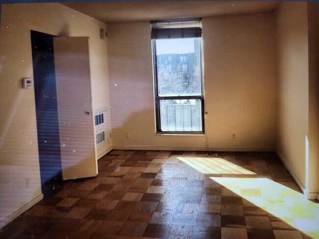 Foto del edificio - 77 Pond Ave