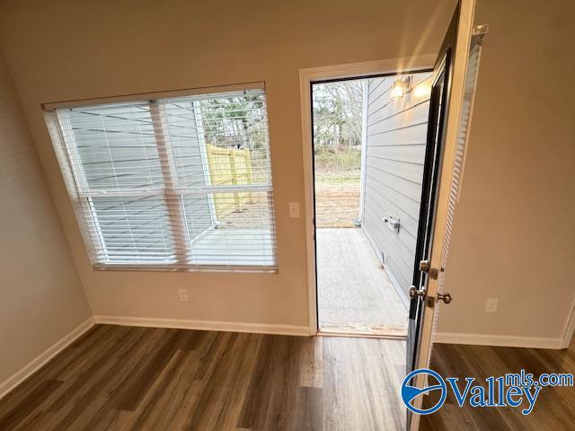 Foto del edificio - 136 Foster Wy Dr