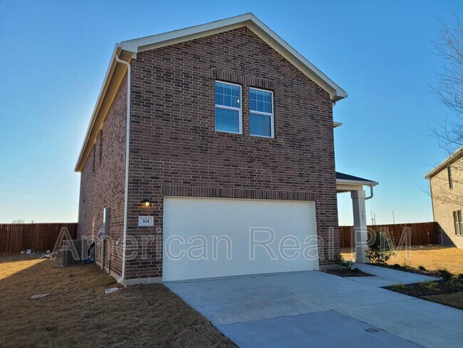 Building Photo - 301 Madison Way