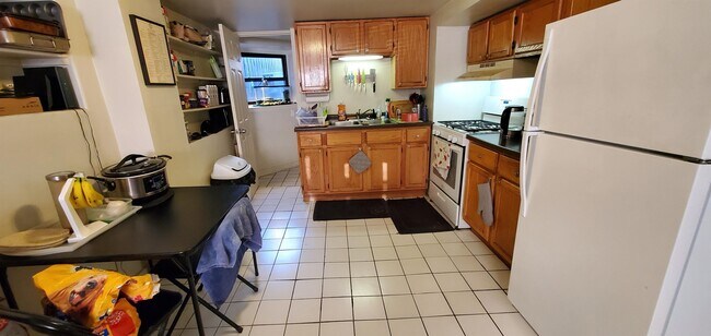 Building Photo - 4657 N Winthrop Ave