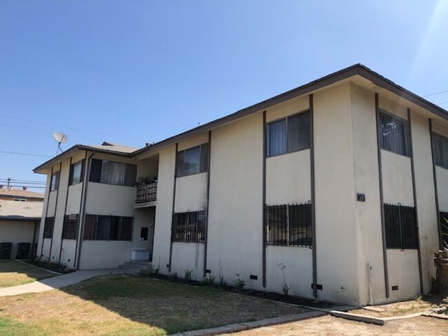 Building Photo - 61ST