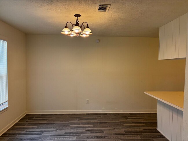 Foto del edificio - 3 Bedroom 2 Bath