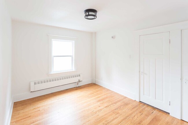 Building Photo - The One You're Waiting For At 14 Severn. Rare listing!