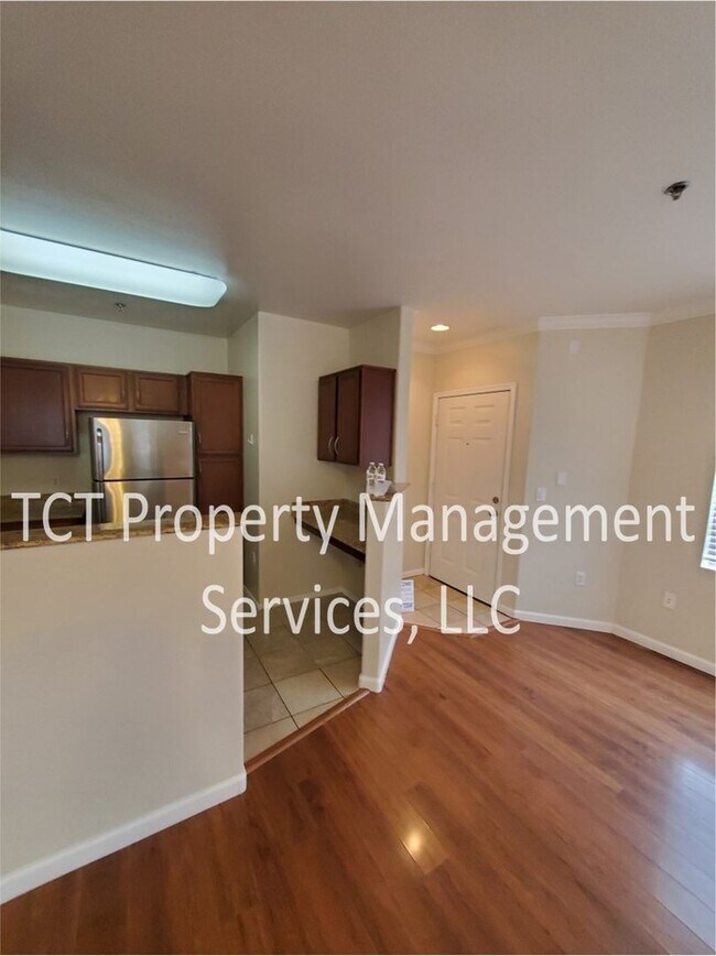 Foto del edificio - 2 bed/2bath Nestled in the Gated community of Villa Real/Arpeggio.