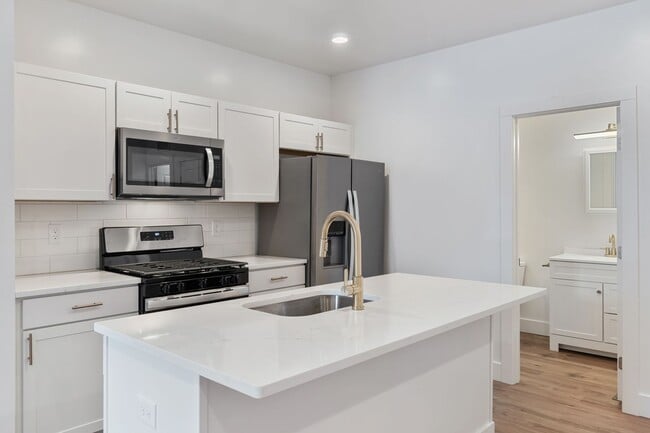 Building Photo - 506 Foreland Street