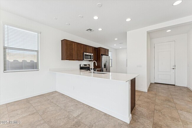 Building Photo - 8344 N 170th Ln