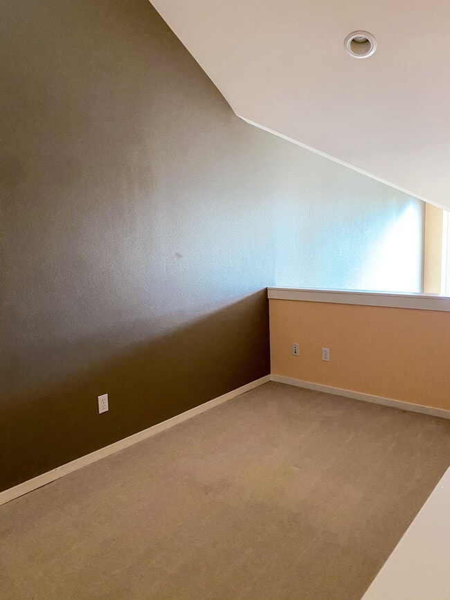 Building Photo - 15235 NE 81st Way