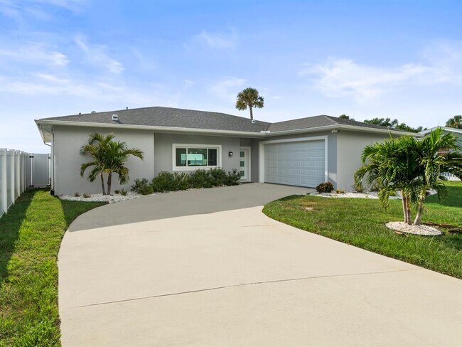 Building Photo - 1909 Gulfview Dr