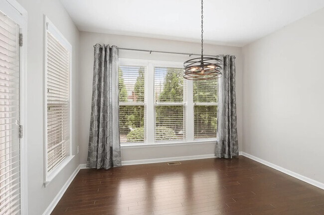 Foto del edificio - 5113 Kempsford Ct