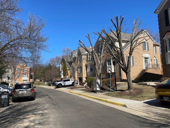 Building Photo - Luxurious And Spacious 3 Bed 2 Bath Brick Townhouse In Tysons Station