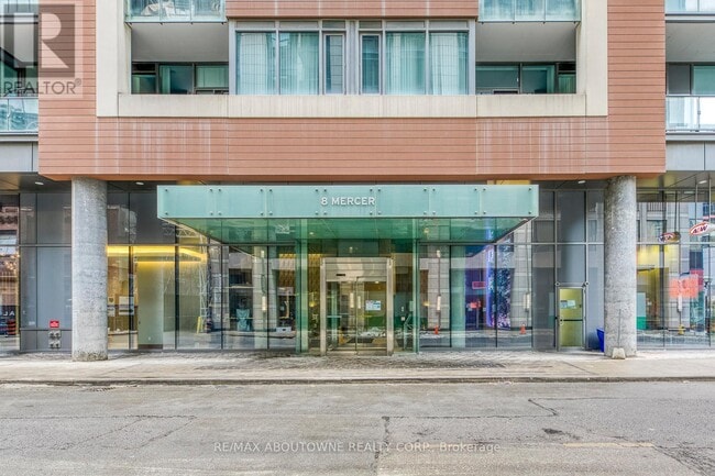 Building Photo - 8 Mercer St