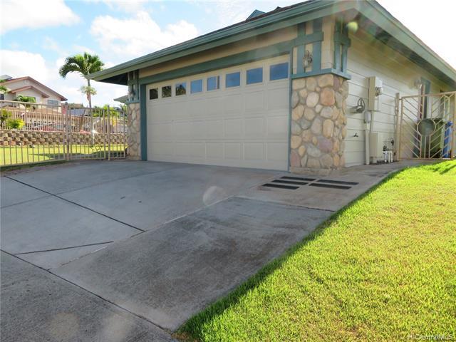 Building Photo - 92-119-119 Manauea Pl
