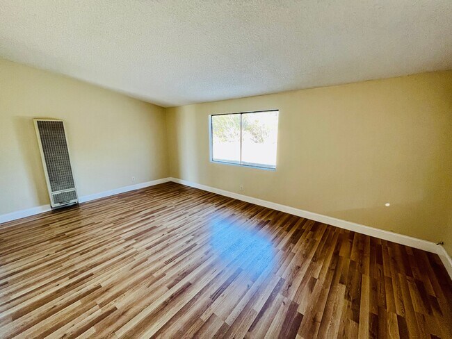Foto del edificio - 44126 Carolside Ave