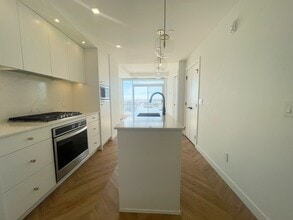 Building Photo - 8505-8505 Broadcast Ave SW