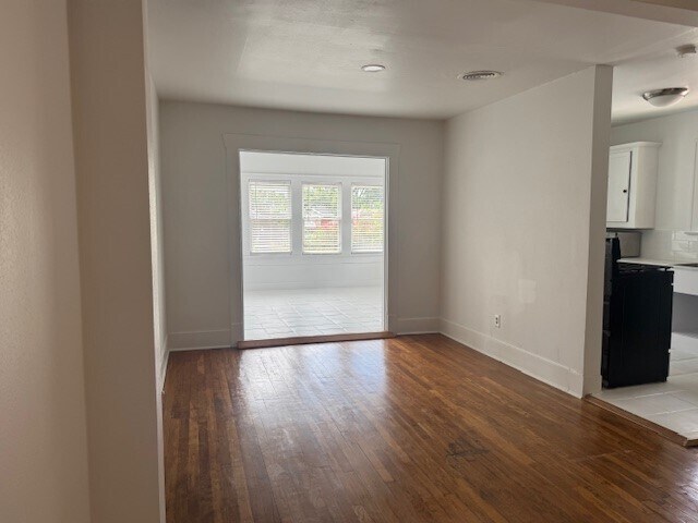 Foto del edificio - 1631 Bonnie Brae St