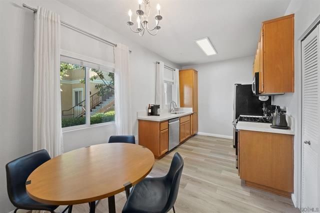 Foto del edificio - 9728 Marilla Dr