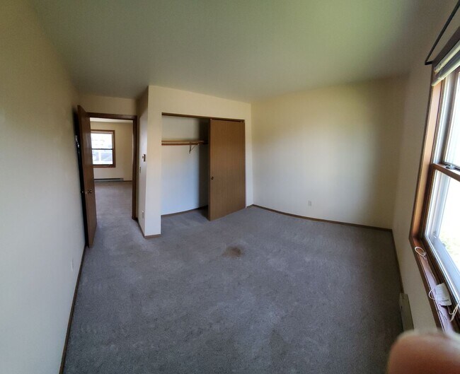 Foto del edificio - 522 E Bronson Rd