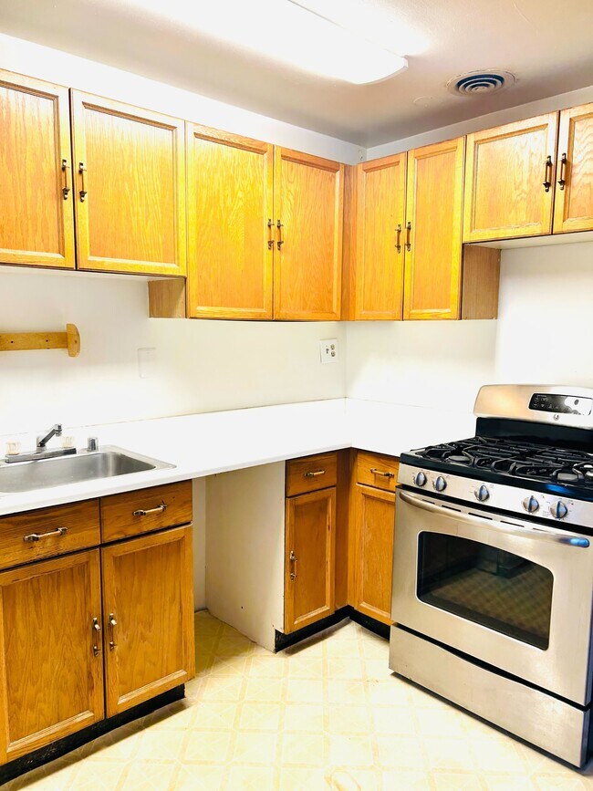 Foto del edificio - 1577 N Colonial Terrace