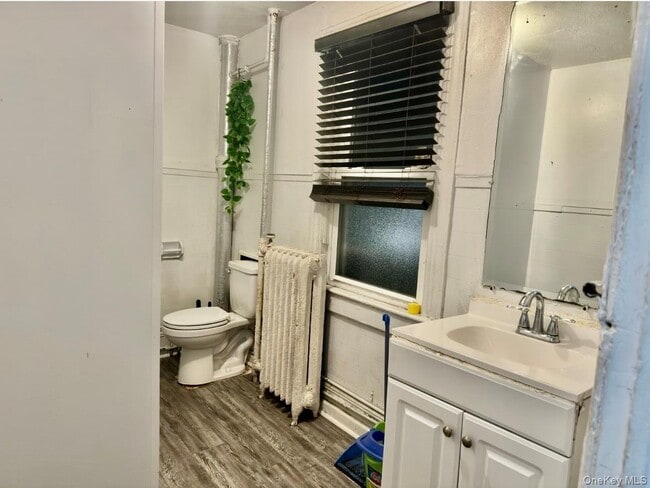 Foto del edificio - 248 Lawrence Ave