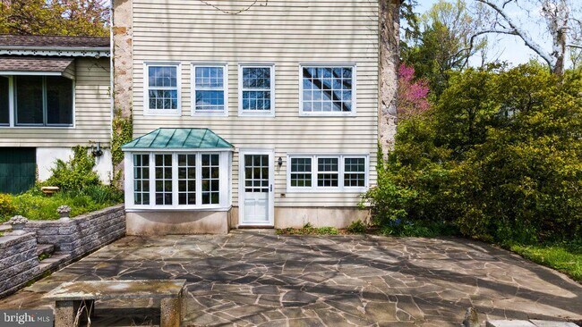 Foto del edificio - 3480 Old Windy Bush Rd