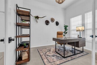 Building Photo - 20022 Parkland Gates Dr