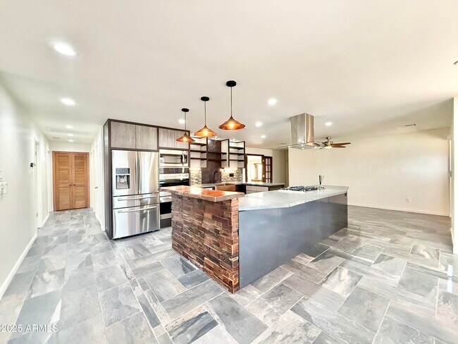 Foto del edificio - 4405 S Newberry Rd