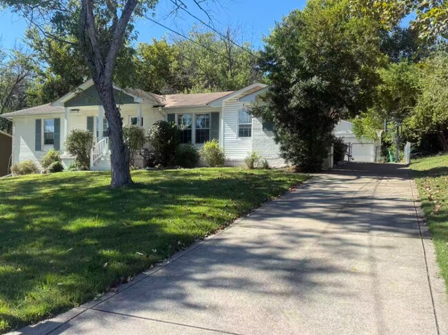 Building Photo - 2821 Galesburg Dr
