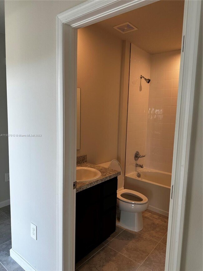 Foto del edificio - 604 Lychee Ln