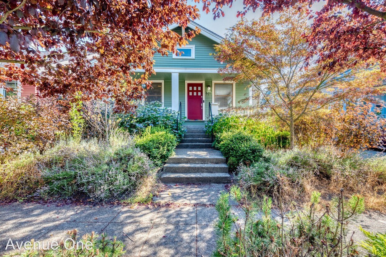 Foto principal - 3 br, 2 bath House - 521 N 84th St